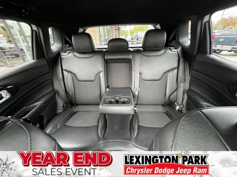 Used 2023 Jeep Compass Trailhawk image 15