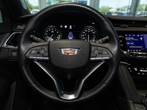 Used 2024 Cadillac XT6 Premium Luxury w/ Technology Package AWD/4WD image 6