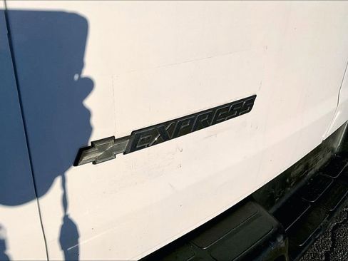 Used 2022 Chevrolet Express 2500 Work Van w/ Driver Convenience Package image 12