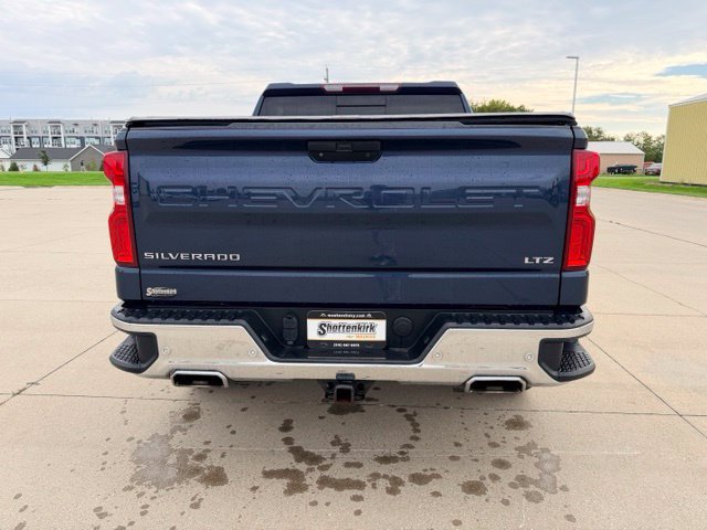 Used 2022 Chevrolet Silverado 1500 LTZ w/ LTZ Premium Package AWD/4WD image 9