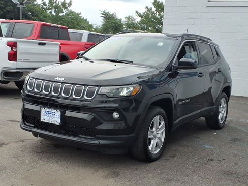 Used 2022 Jeep Compass Latitude AWD/4WD image 3