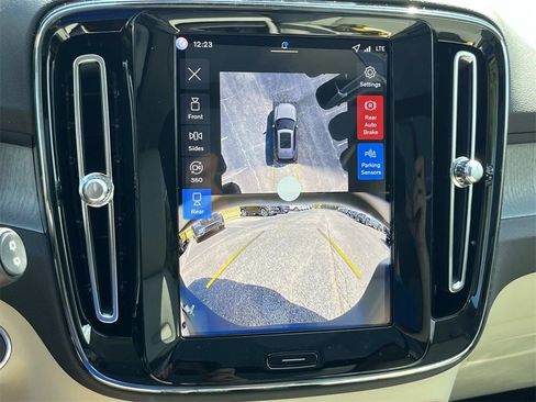 New 2026 Volvo XC40 B5 Plus w/ Protection Package Premier image 27