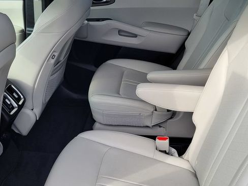 Used 2021 Kia Sorento EX w/ Panoramic Sunroof Package AWD/4WD image 10