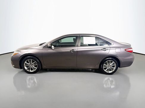 Used 2015 Toyota Camry SE FWD image 4