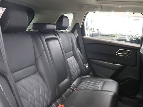 Used 2022 Nissan Rogue Platinum w/ Head-Up Display Package image 16