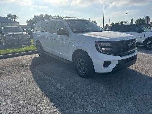 Used 2025 Ford Expedition Max Active RWD image 3