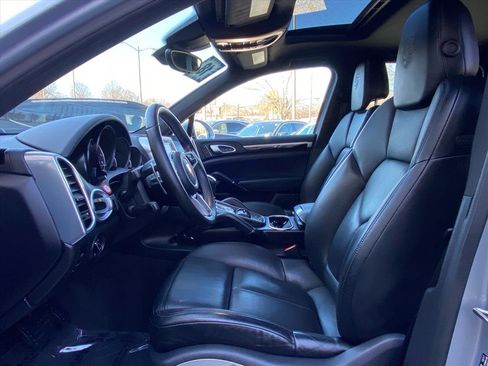 Used 2018 Porsche Cayenne Platinum Edition image 13