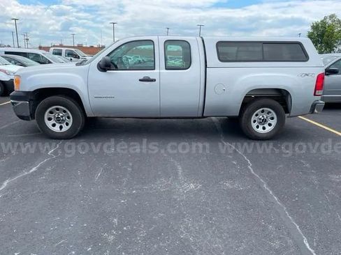 Used 2013 GMC Sierra 1500 W/T AWD/4WD image 4
