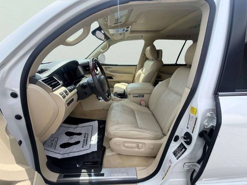 Used 2013 Lexus LX 570 4WD w/ Luxury Pkg image 19