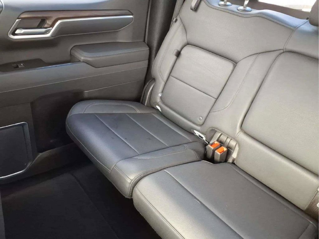 Used 2025 GMC Sierra 1500 SLT RWD image 15