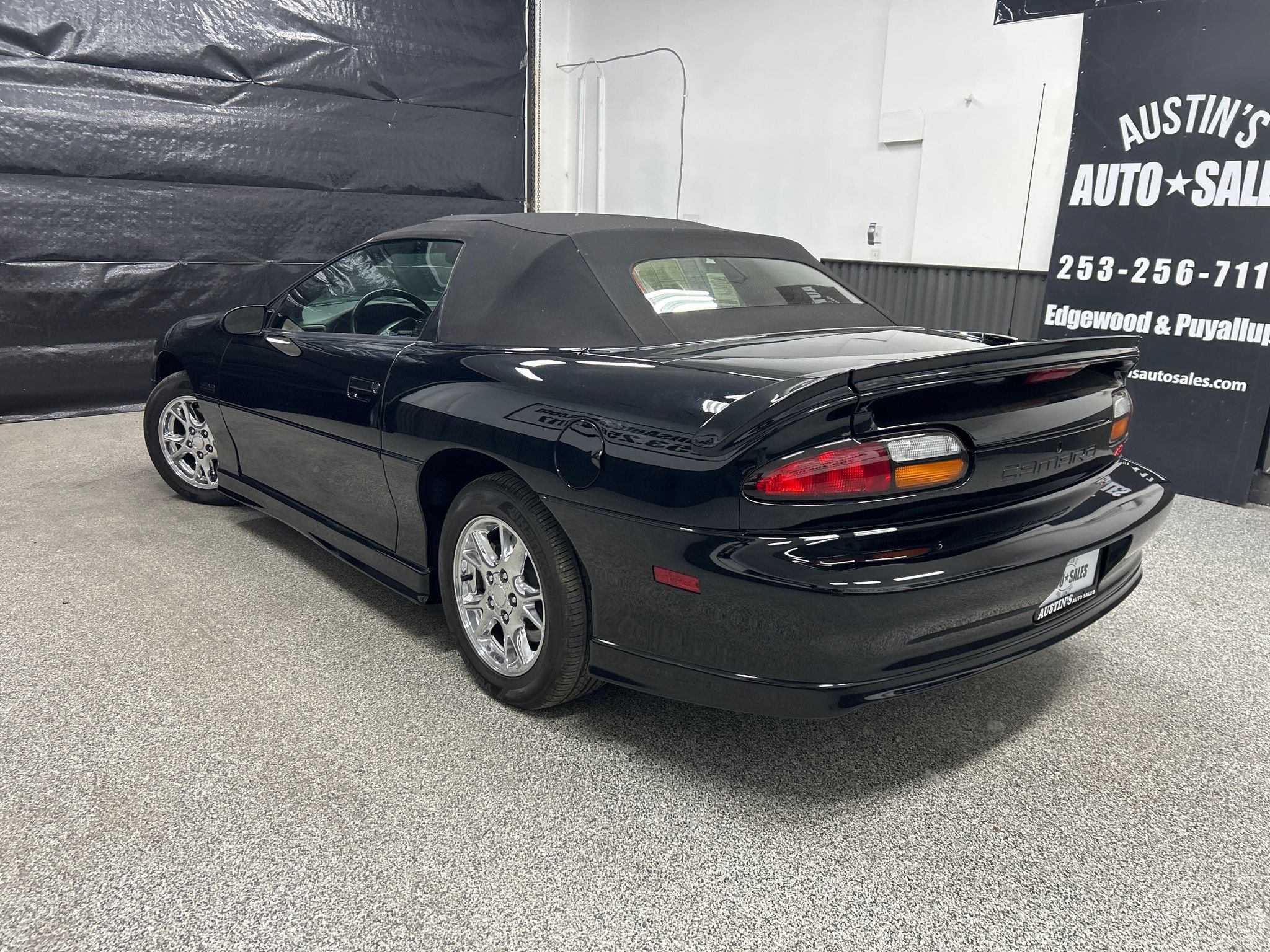 Used 2002 Chevrolet Camaro Z28 w/ Sport Appearance Pkg RWD image 4