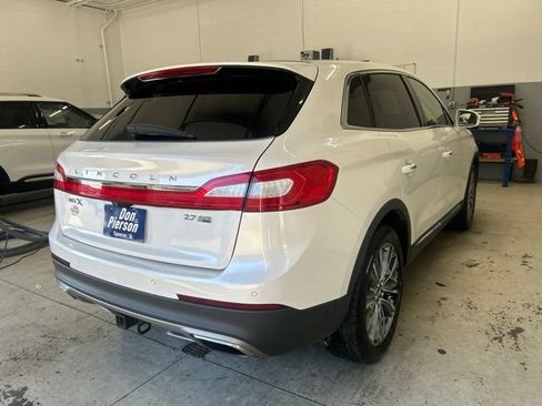 Used 2016 Lincoln MKX Reserve w/ Technology Package AWD/4WD image 4