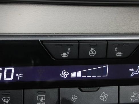 Certified 2020 Nissan Altima 2.0 Platinum FWD image 26