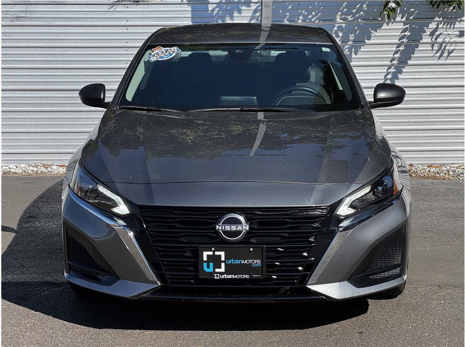 Used 2025 Nissan Altima 2.5 SV AWD/4WD image 7