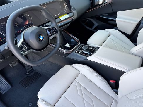 Used 2026 BMW X3 xDrive30i w/ Premium Package AWD/4WD image 4