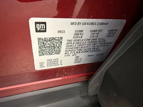 Used 2024 Chevrolet Trax ACTIV w/ Sunroof Package FWD image 25
