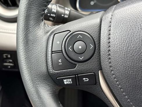 Used 2015 Toyota RAV4 Limited AWD/4WD image 25