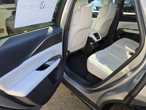 New 2026 Cadillac Lyriq Luxury image 16