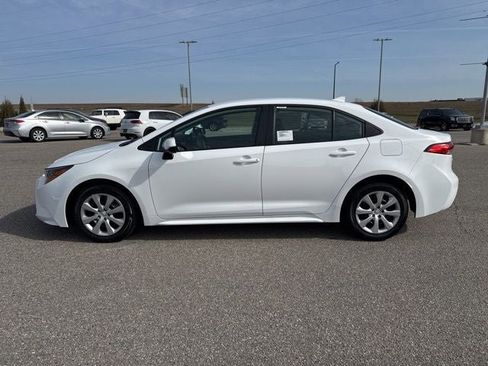 Used 2026 Toyota Corolla LE FWD image 7