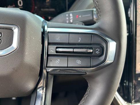 Used 2025 GMC Yukon Elevation AWD/4WD image 17