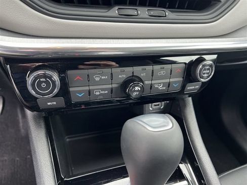 Used 2023 Jeep Compass Limited AWD/4WD image 15