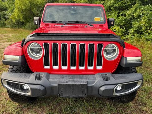 Used 2018 Jeep Wrangler Unlimited Sahara w/ Dual Top Group AWD/4WD image 2