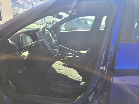 Used 2025 Hyundai Elantra Sport FWD image 8