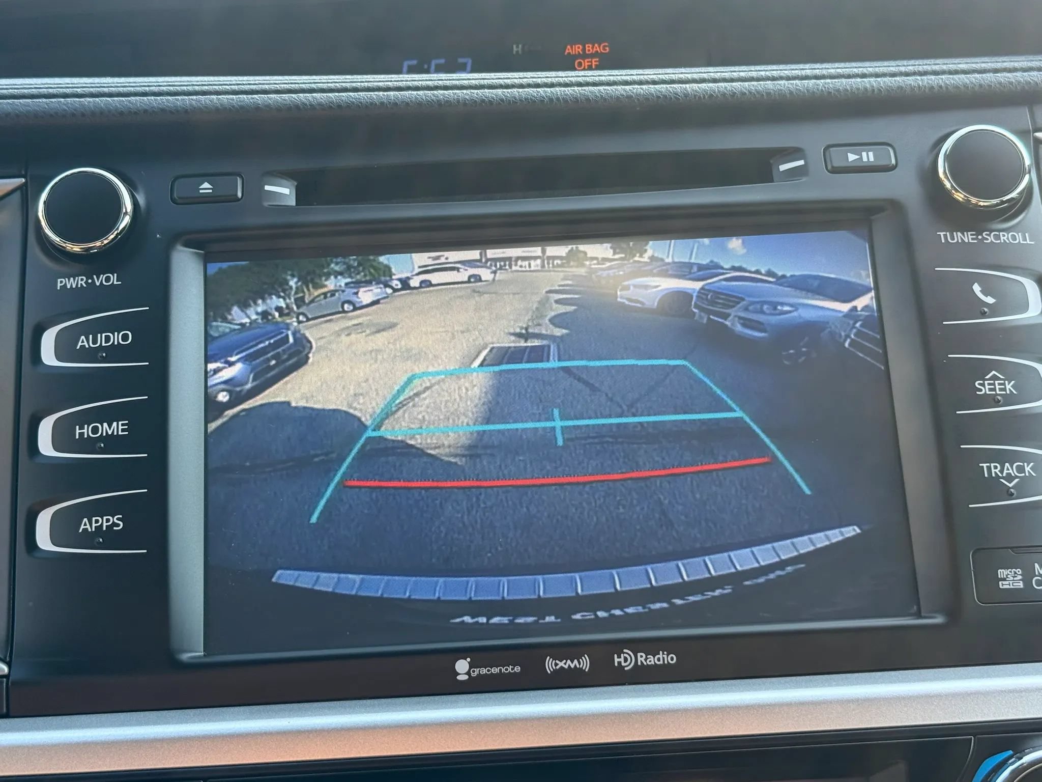 Used 2019 Toyota Highlander XLE AWD/4WD image 21