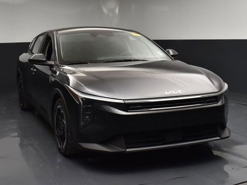 Certified 2025 Kia K4 EX FWD image 2