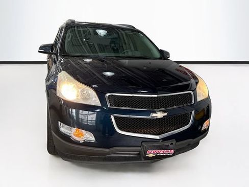 Used 2010 Chevrolet Traverse LT w/ Personal Connectivity Package FWD image 3