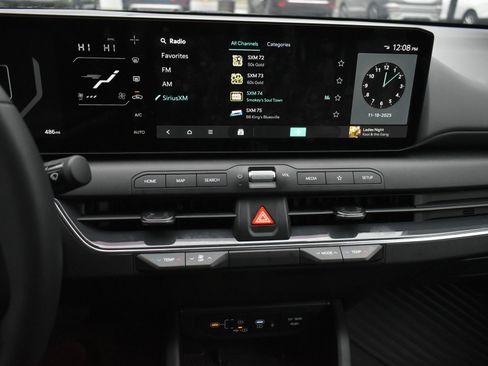 Used 2025 Kia K4 EX image 23