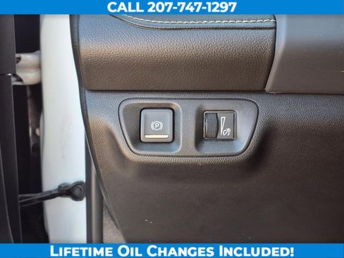 Used 2022 GMC Acadia SLE w/ Driver Convenience Package image 12