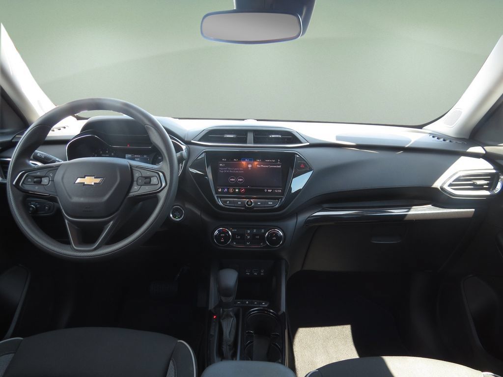 Certified 2023 Chevrolet TrailBlazer LT w/ Convenience Package FWD image 31