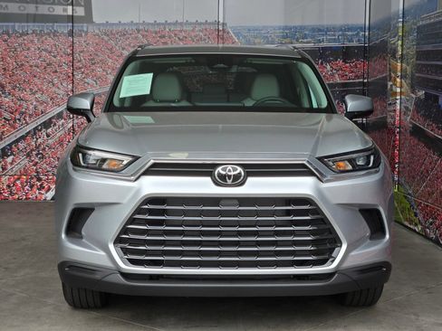 Certified 2026 Toyota Grand Highlander FWD image 3