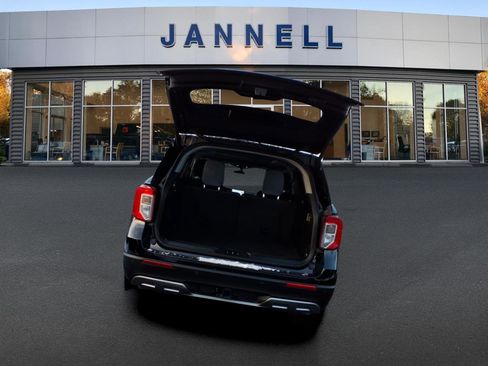 Used 2023 Ford Explorer XLT w/ Equipment Group 202A image 10