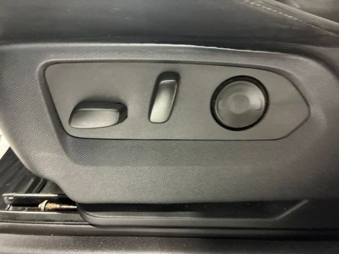Used 2022 Chevrolet Silverado 1500 Custom RWD image 16