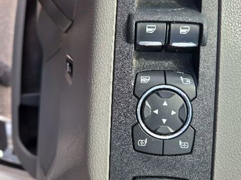 Used 2019 Ford F250 XLT w/ XLT Premium Package AWD/4WD image 13