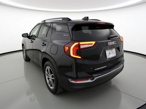 Used 2024 GMC Terrain SLT AWD/4WD image 6