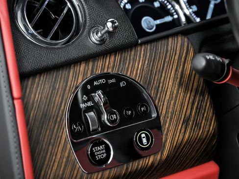 Used 2023 Rolls-Royce Cullinan w/ Leather Finishing Pack image 26