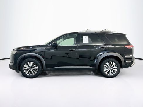Used 2023 Nissan Pathfinder SL AWD/4WD image 4