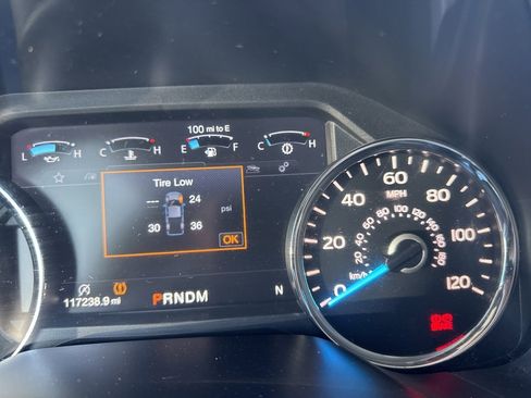 Used 2017 Ford F150 Lariat image 13