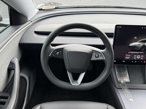 Used 2025 Tesla Model 3 Long Range RWD image 17