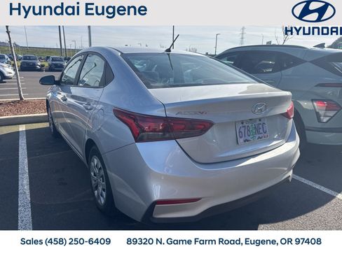 Used 2022 Hyundai Accent SE image 4