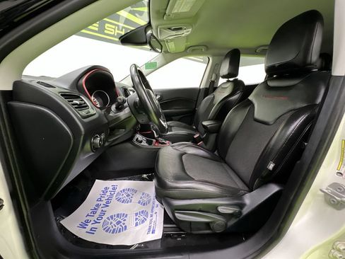 Used 2018 Jeep Compass Trailhawk w/ Cold Weather Group AWD/4WD image 18