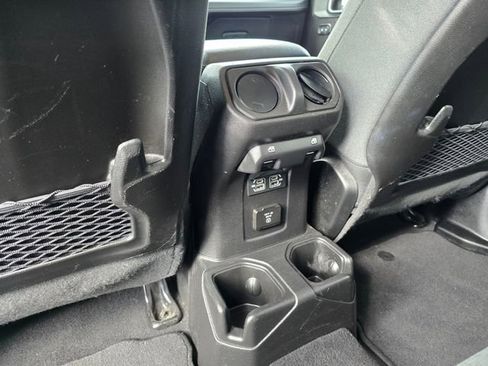 Used 2025 Jeep Wrangler Unlimited Rubicon image 30