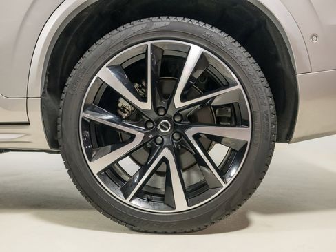 Used 2024 Volvo XC90 B5 Plus image 12