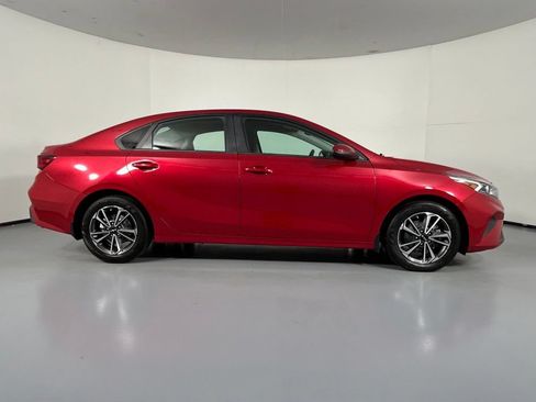 Used 2023 Kia Forte LXS w/ LXS Technology Package FWD image 8