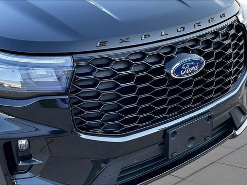 Used 2025 Ford Explorer ST-Line w/ ST-Line Street Pack AWD/4WD image 57