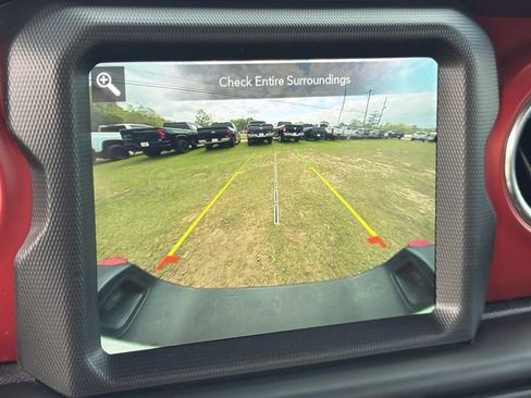 Used 2023 Jeep Gladiator Rubicon w/ LED Lighting Group AWD/4WD image 30