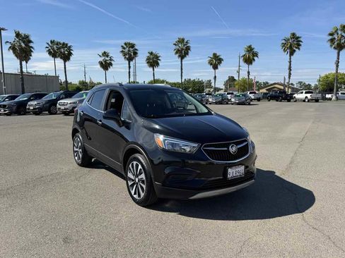Used 2021 Buick Encore Preferred image 3